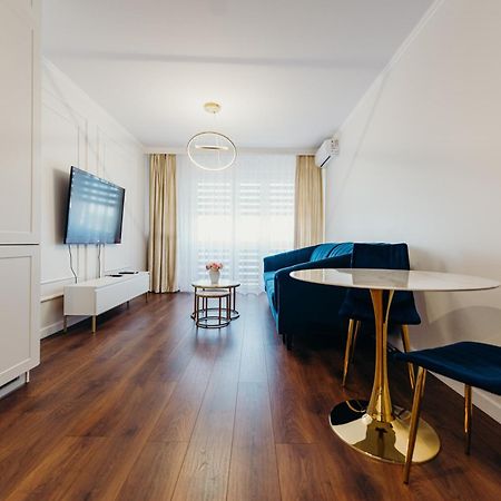 3 Bedrooms Premium Bella Blue For 8 Guests With Ac And Free Out Side Parking Rzeszow Dış mekan fotoğraf