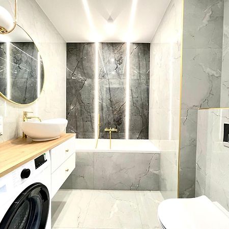 3 Bedrooms Premium Bella Blue For 8 Guests With Ac And Free Out Side Parking Rzeszow Dış mekan fotoğraf