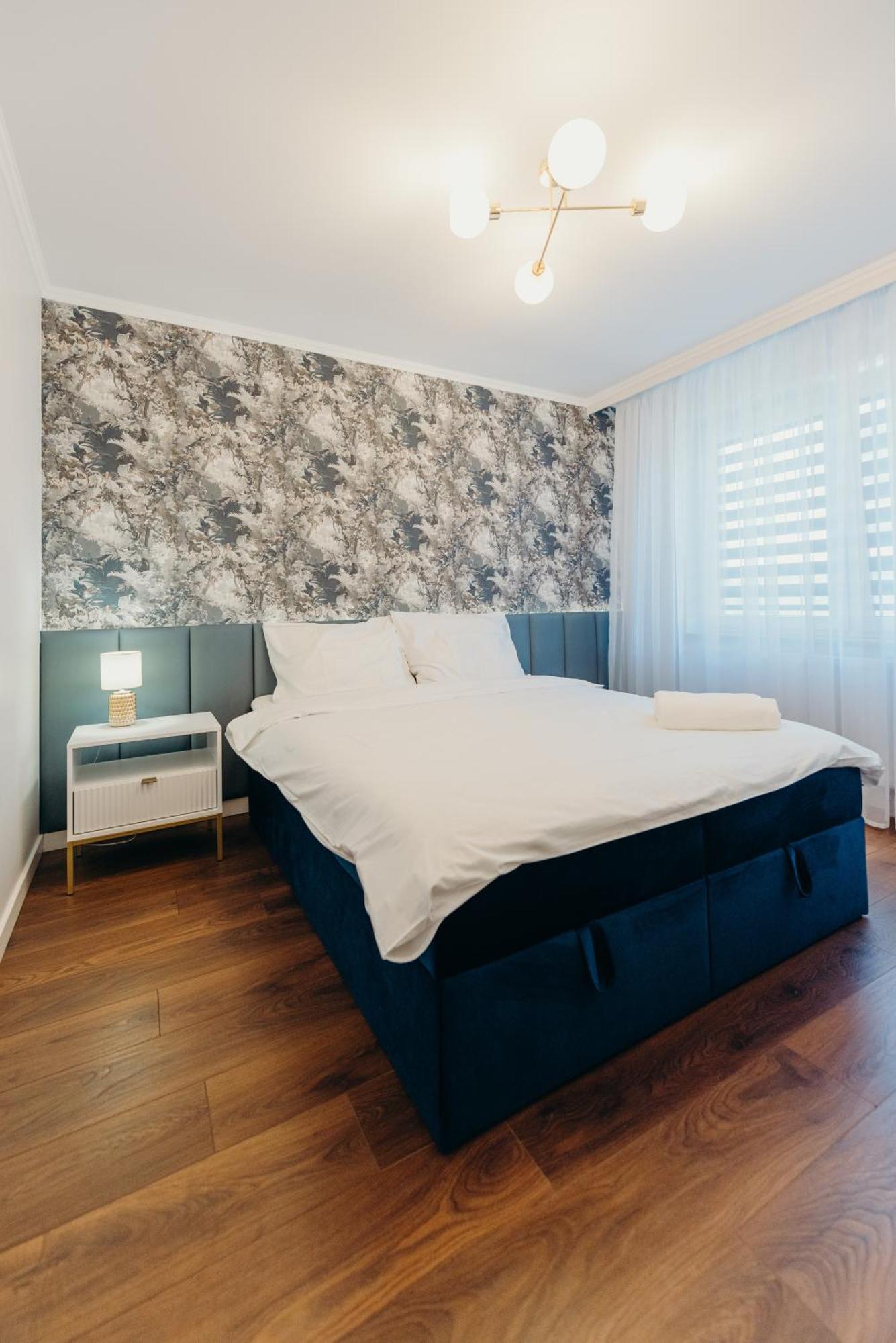 3 Bedrooms Premium Bella Blue For 8 Guests With Ac And Free Out Side Parking Rzeszow Dış mekan fotoğraf