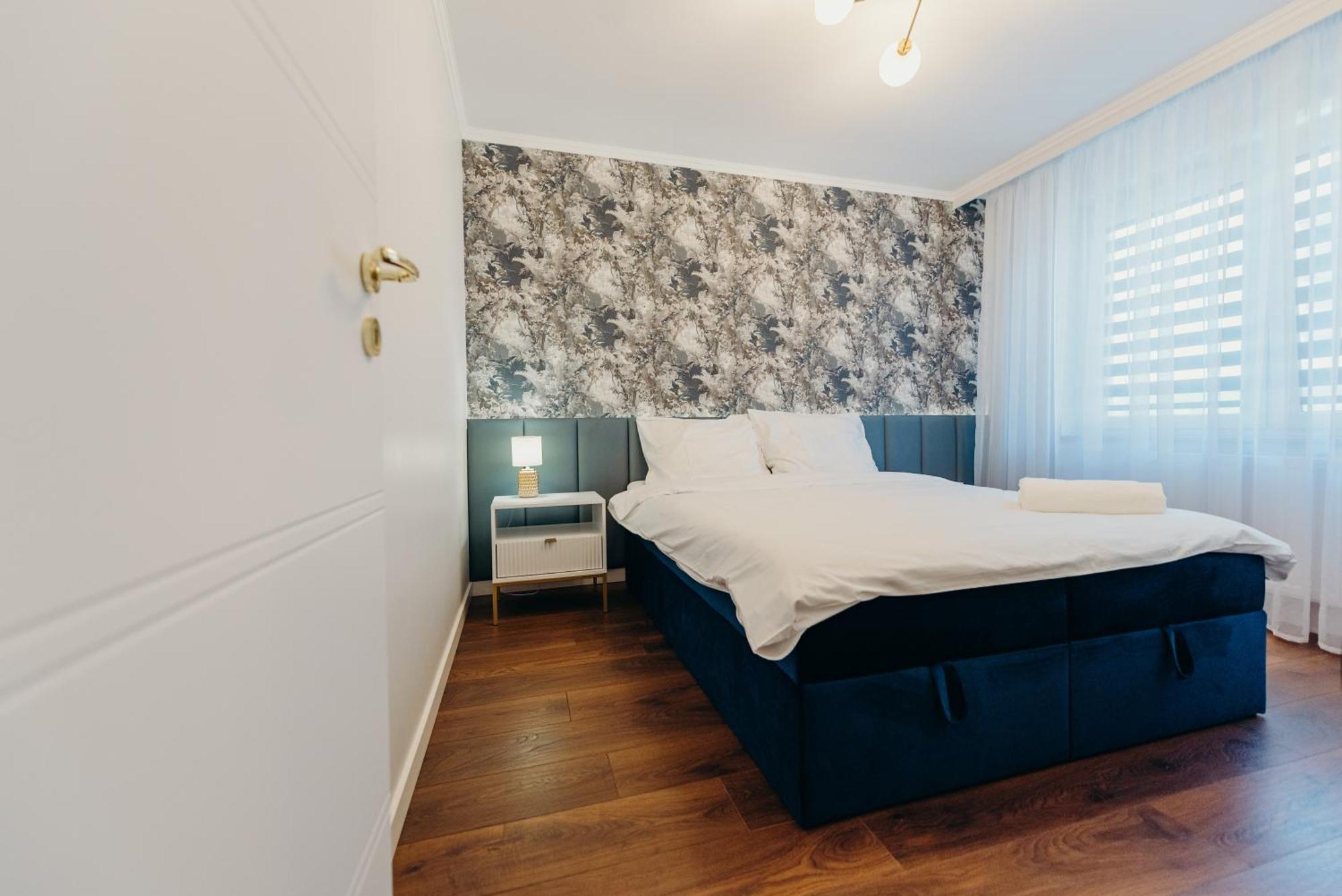 3 Bedrooms Premium Bella Blue For 8 Guests With Ac And Free Out Side Parking Rzeszow Dış mekan fotoğraf
